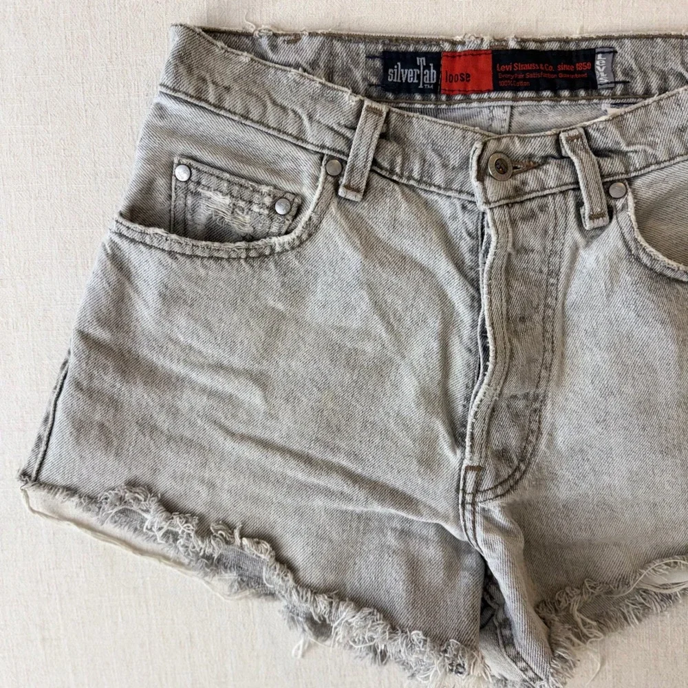 Vintage Levi's 90s SilverTab Loose Denim Short Gray Light Wash Cut Off High Rise